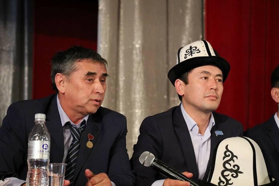 Гапыр Мадаминов жазуучу Нуржигит Кадырбеков менен