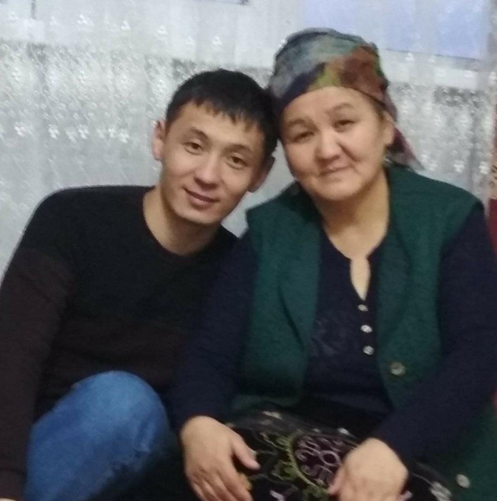Алтын апам менен