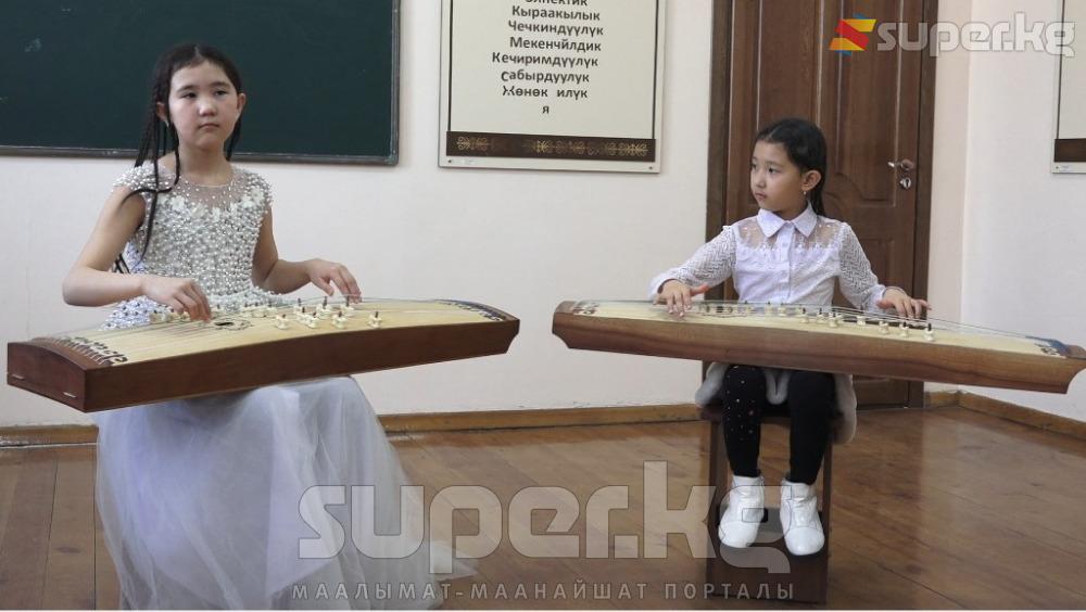 Умай жана Периште Турсунбековалар 
