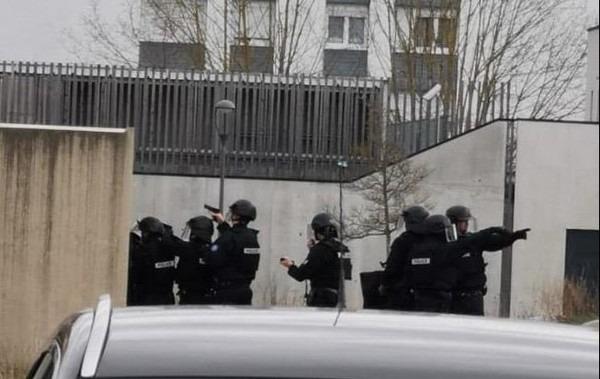 Окуя болгон үйдү полиция курчоого алган