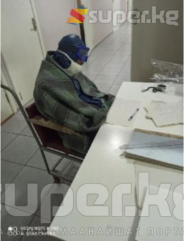 Атайын жатып уктаганга кээде убакыт болбой калат. Ушинтип отурган жеринен &quot;чырм&quot; этип алып иштей бермей.