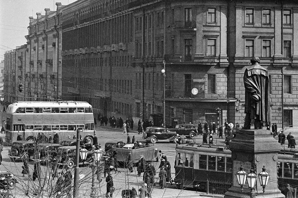 эки кабаттуу троллейбус, 1939-жыл