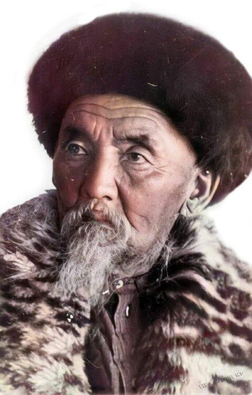 Залкар акын, манасчы Тоголок Молдо (1860-1942). 
