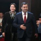 Садыр Жапаров жубайы менен Бишкекте өткөн гала-концертке келди (сүрөт)