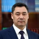 "Эң жогорку чеберчиликти көрсөттүң". Садыр Жапаров Мээрим Жуманазарова менен Айпери Медет кызын куттуктады