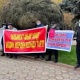 Ак-Ордо-2 жаңы конушунун тургундары өкмөт үйүнүн алдына митингге чыгышты