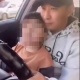 Баласын алдына отургузуп алып, унаа башкарганы үчүн Дайыр Исмадияровго 3 миң сом айып пул салынды