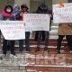 Бишкекте Лебединовка айылынын мурдагы башчысына алдандым дегендер митингге чыкты