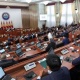 Депутаттар президентти Жогорку Кеңештин жыйынына келишин талап кылышты