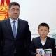 Садыр Жапаров чек арада жашаган Адил менен жолукту