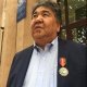 "Чепкен, калпак кийгизип...". Садык Шер-Нияз Казакстандын "Достук" ордени менен сыйланды (сүрөт)