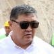 Камчыбек Ташиев УКМКнын Жалал-Абаддагы кызматкерлерине салына баштаган үйдүн пайдубалына капсула салды