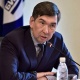 Бишкек шаарынын мурдагы мэри Азиз Суракматов эч жакка чыкпоо тил каты менен үй камагына чыкты