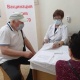 "Жумуштан бошойсуң деп коркутат". Өлкөдө коронавируска каршы эмдөө алгылары келбеген жарандарга коркутуулар болуп жатканы айтылды