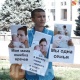 "Акыйкат издеп Ак Үйгө келдим". 3 жаштагы кызы менен такси айдап иштеген жаран жубайынын өлүмү тууралуу айтып берди