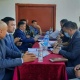 Эртеңден баштап окутуулар өткөрүлүп, түшүндүрүү иштери күчөтүлөт. Кыргыз-Тажик облус башчылары жолугушту