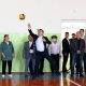 Сүрөткө маани бергенде. "Футбол, волейбол ойноп". Садыр Жапаровдун спорт залда топ менен ойноп жаткан сүрөтүн көрдүңүз беле?