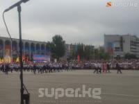 "Ала-Тоо" аянтында спортчулар жана маданият өкүлдөрү эл алдынан өтүп жатышат