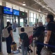 "Манас" аэропортунун ичине кирүү боюнча чектөөлөр кыскартылды