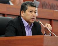 "Коноктогонду токтоткула". Президенттин Оштогу өкүлү "чай даярда" деген текшерүү органдарын сындады