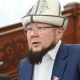 Депутат: "Жүк ташуучу 17 унаага жүктөлгөн аткезчилик алтын концентратын кытайлар чыгарып кетишиптир. Кимдер күнөөлүү?"