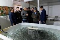 Акылбек Жапаров балык чарбаларынын иши менен таанышты