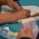 Кыргызстанда жөлөк пул алгандардын саны азайды
